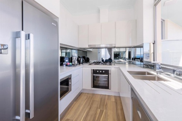 Meriton Suites Bondi Junction image 15