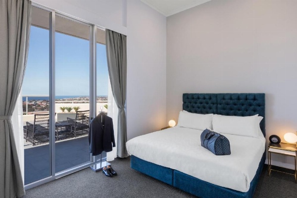 Meriton Suites Bondi Junction image 18