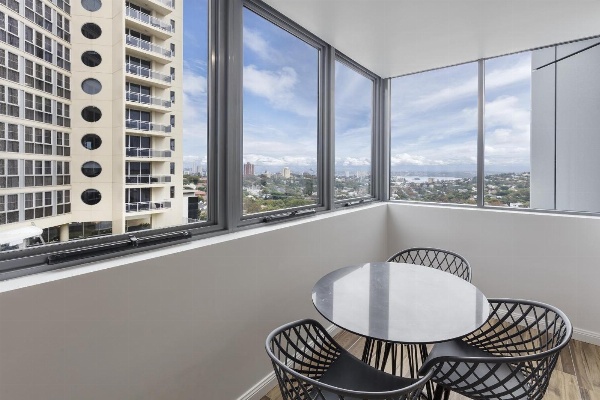 Meriton Suites Bondi Junction image 5