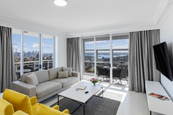 Meriton Suites Bondi Junction image 8